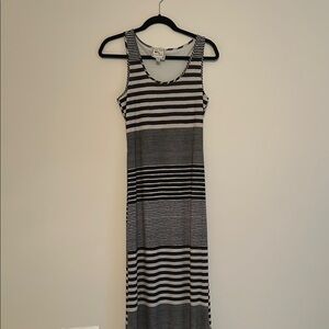 Pink Rose Black and White Sleeveless Sheath Maxi Dress